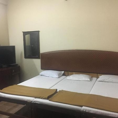 מלון Kochi Anupam Residency מראה חיצוני תמונה