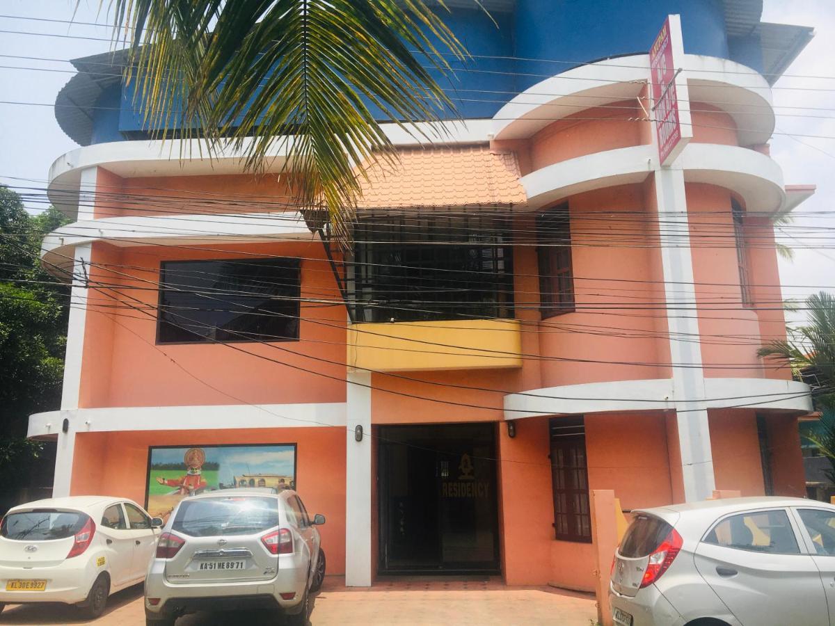 מלון Kochi Anupam Residency מראה חיצוני תמונה