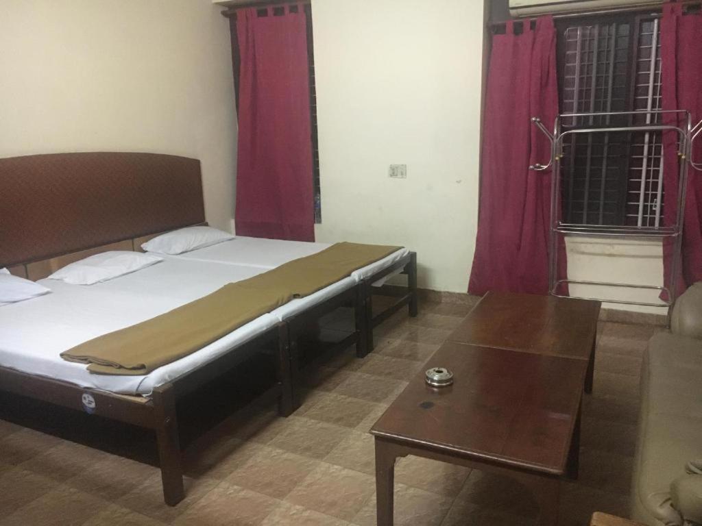 מלון Kochi Anupam Residency מראה חיצוני תמונה